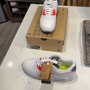 Brand new Nike air max 90